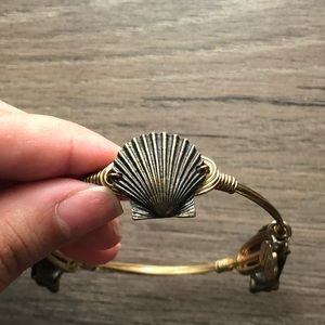 Bourbon And Boweties Shell